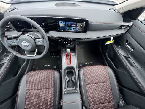 New 2025 Nissan Kicks SR w/ SR Premium Package image 10