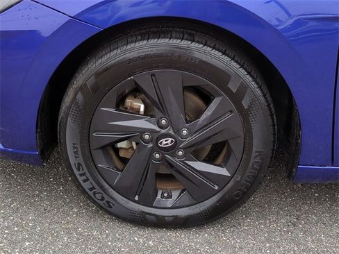 Used 2022 Hyundai Elantra SEL w/ Preferred Accessory Package image 11