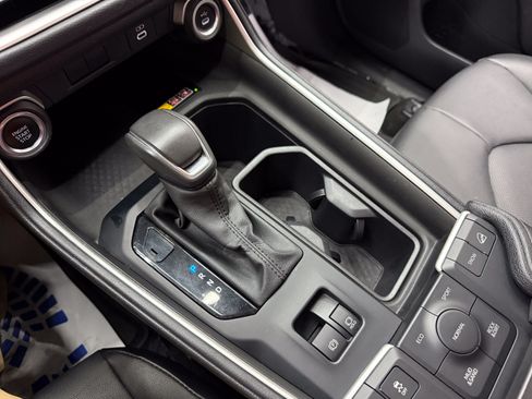 Used 2024 Toyota Grand Highlander AWD image 18