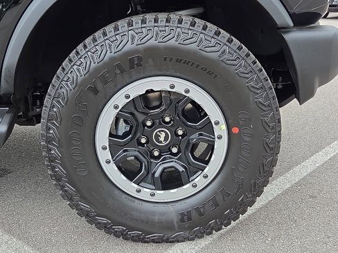 New 2026 Ford Bronco Outer Banks w/ Sasquatch Package AWD/4WD image 7