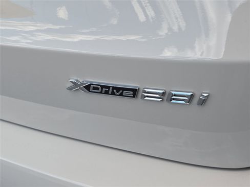 Used 2026 BMW X1 xDrive28i AWD/4WD image 5