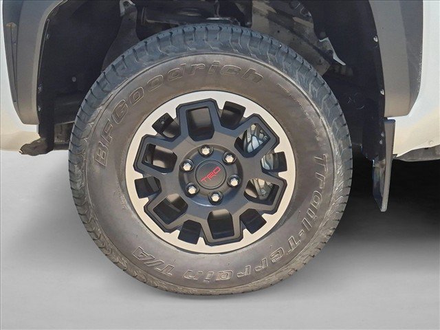 Used 2024 Toyota Tacoma TRD Off-Road AWD/4WD image 21