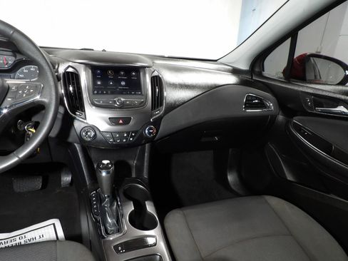 Used 2019 Chevrolet Cruze LS w/ LS Convenience Package FWD image 13