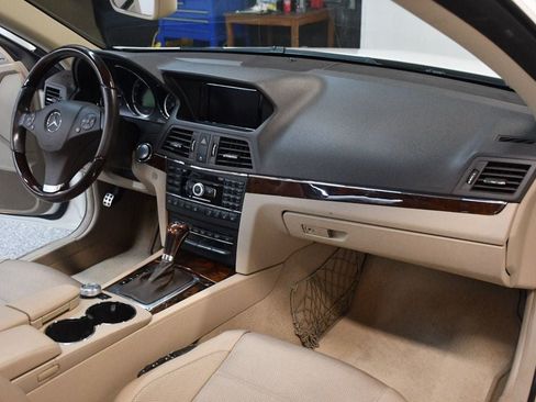 Used 2011 Mercedes-Benz E 550 Cabriolet image 32