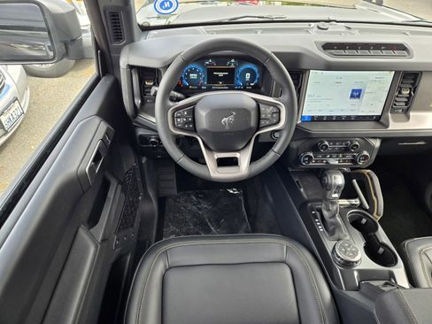 New 2026 Ford Bronco Badlands image 7