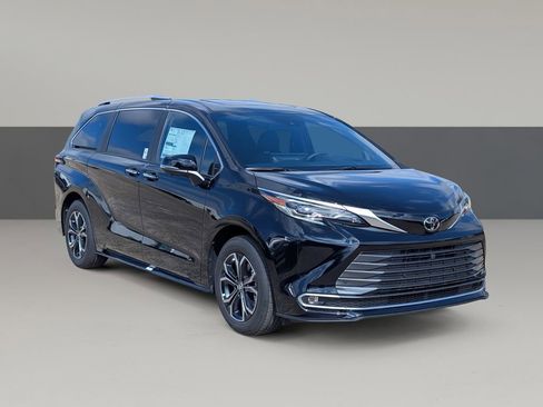 New 2026 Toyota Sienna Platinum image 2