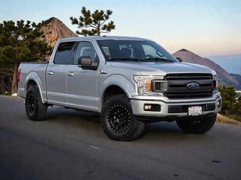 Used 2018 Ford F150 XLT w/ Equipment Group 302A Luxury RWD image 2