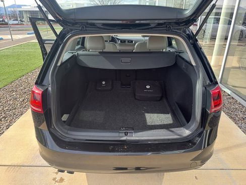 Used 2015 Volkswagen Golf TDI SE image 17