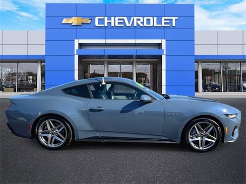 Used 2024 Ford Mustang GT Premium image 4
