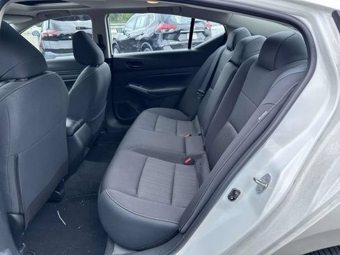 Used 2024 Nissan Altima 2.5 SV w/ SV Premium Package AWD/4WD image 13