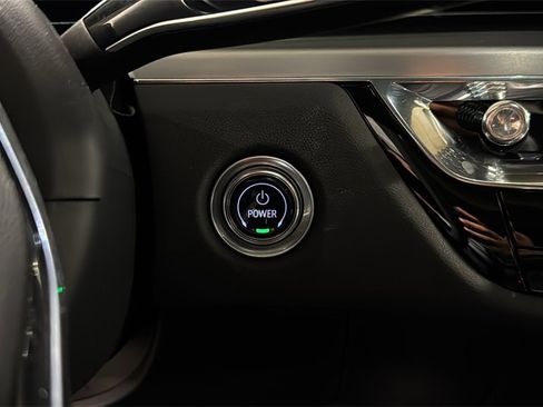 Used 2025 Cadillac Lyriq Sport image 31