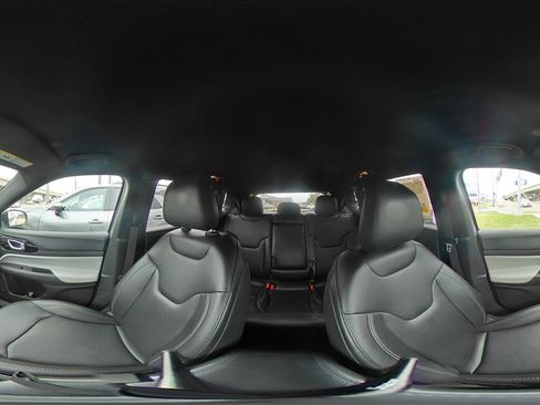 Used 2025 Jeep Compass Limited image 38