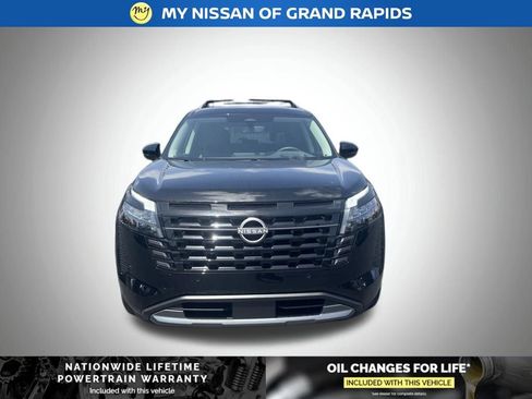 New 2026 Nissan Pathfinder Platinum w/ Cargo Package AWD/4WD image 9