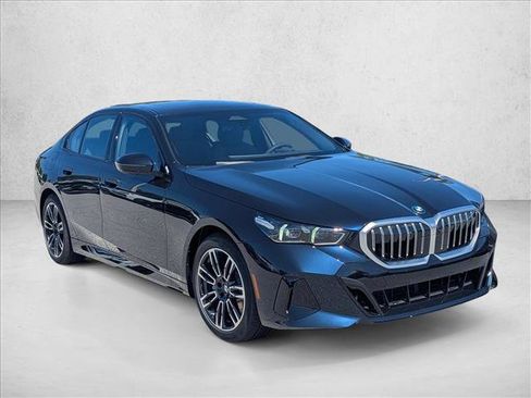 Used 2026 BMW 530i w/ M Sport Package RWD image 6