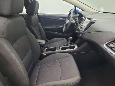 Used 2017 Chevrolet Cruze LT w/ Convenience Package image 21