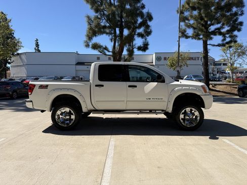 Used 2011 Nissan Titan SV w/ SV Value Truck Pkg image 4