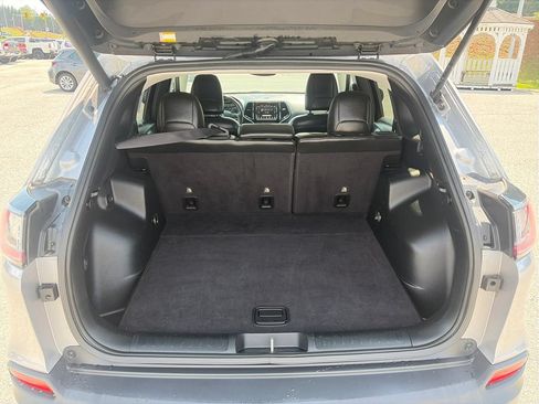 Used 2019 Jeep Cherokee Limited w/ Trailer Tow Group AWD/4WD image 22