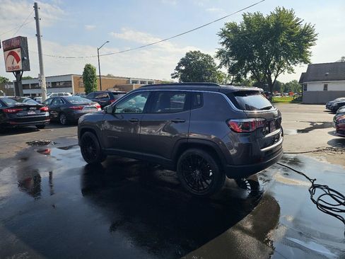 Used 2019 Jeep Compass Latitude w/ Cold Weather Group FWD image 7