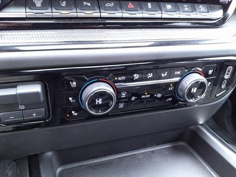 Used 2024 Chevrolet Silverado 2500 ZR2 w/ Technology Package image 33