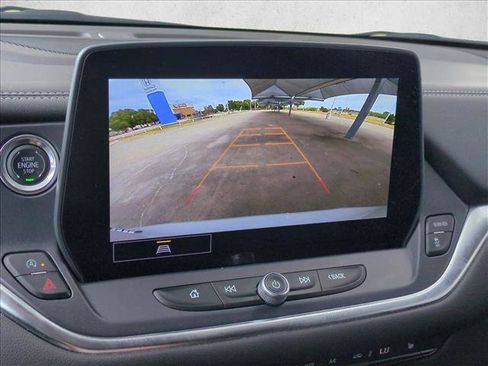 Used 2025 Chevrolet Blazer LT FWD image 11