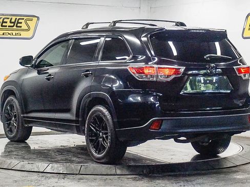 Used 2015 Toyota Highlander XLE FWD image 2