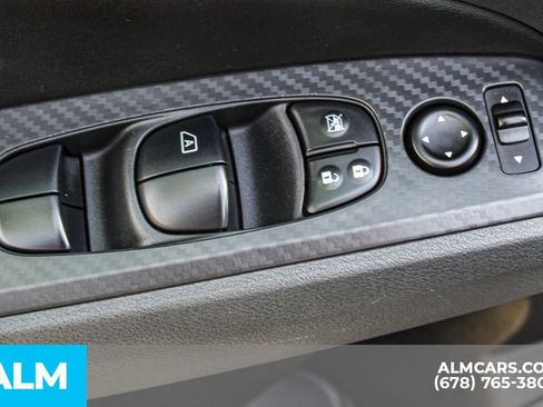 Used 2025 Nissan Altima 2.5 SV FWD image 38