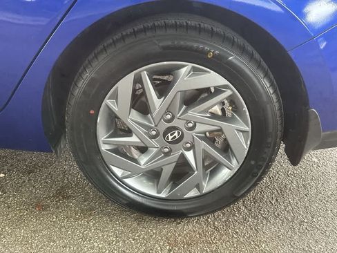 Used 2024 Hyundai Elantra SEL FWD image 10