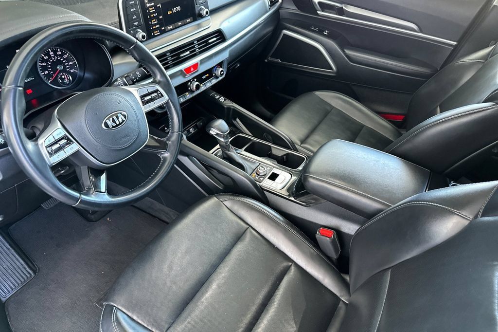 Used 2020 Kia Telluride S w/ S 8 Passenger Seating Package AWD/4WD image 4