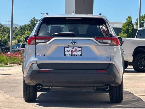 Certified 2023 Toyota RAV4 LE AWD/4WD image 6