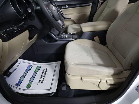 Used 2012 Kia Sorento LX image 13