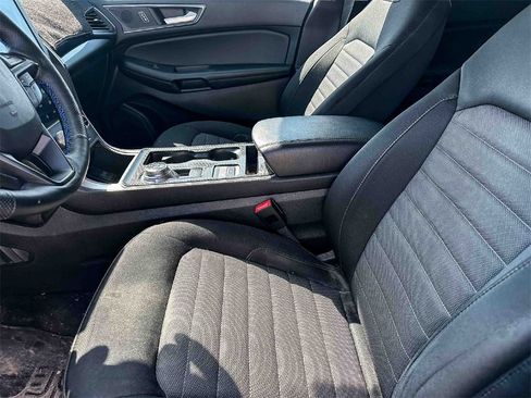 Used 2022 Ford Edge SE image 9