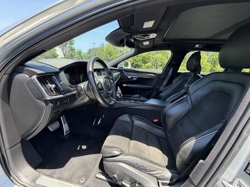 Used 2018 Volvo V90 T5 R-Design FWD image 9
