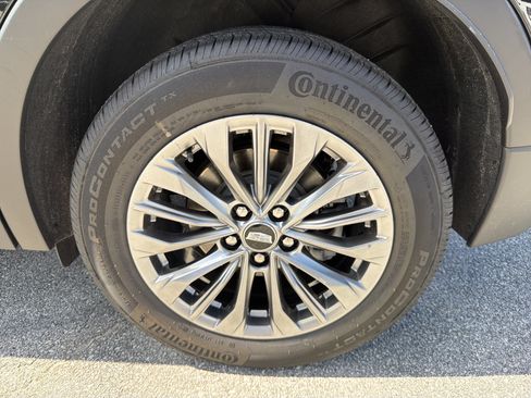 Used 2025 Cadillac XT4 Premium Luxury FWD image 20
