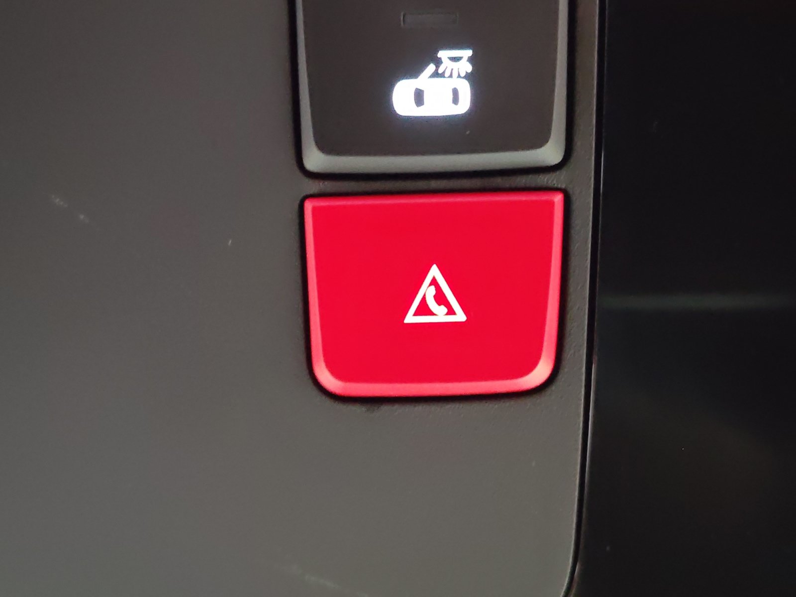 Used 2024 Kia Carnival EX FWD image 37