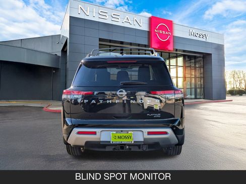 New 2025 Nissan Pathfinder Platinum w/ Cargo Package image 9