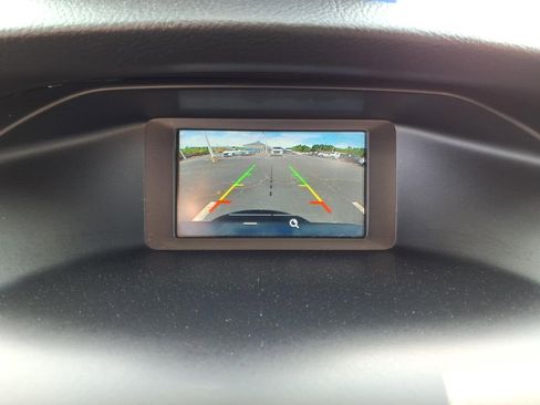 Used 2018 Ford Focus SE w/ Cold Weather Package FWD image 17