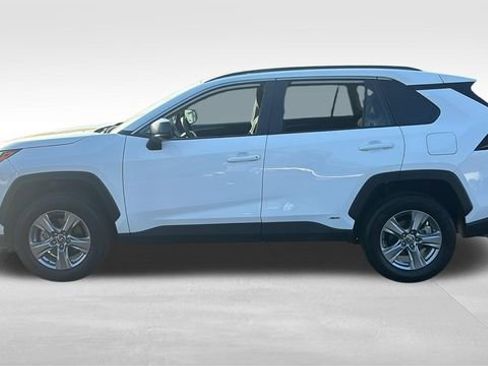 Used 2025 Toyota RAV4 LE AWD/4WD image 4