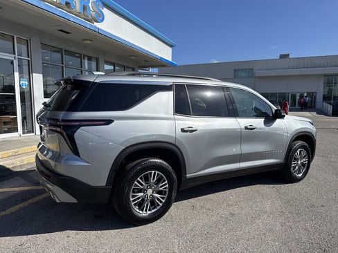 Certified 2025 Chevrolet Traverse LT image 8