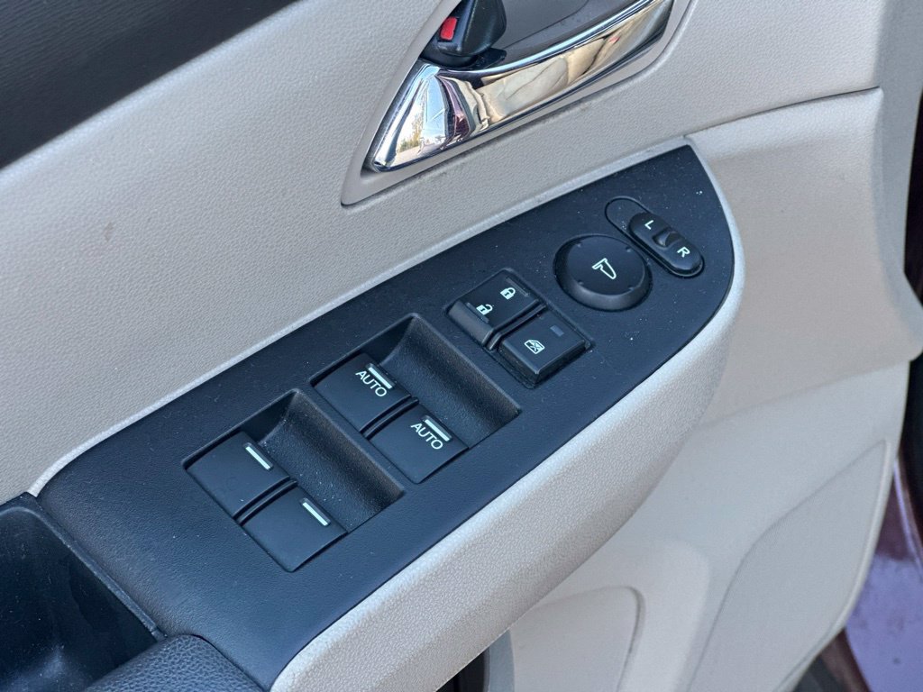 Used 2014 Honda Odyssey EX-L image 17