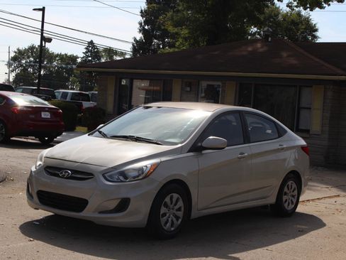 Used 2016 Hyundai Accent SE FWD image 6