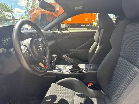 Used 2023 Toyota GR86 w/ ALL Weather Mat Package (TMS) RWD image 22