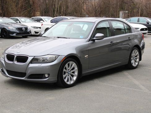 Used 2011 BMW 328i xDrive Sedan w/ Premium Pkg image 3