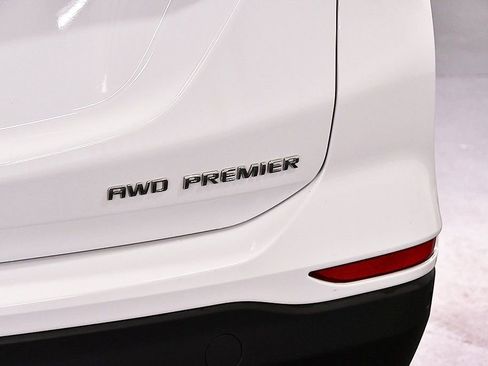 Used 2022 Chevrolet Equinox Premier image 13