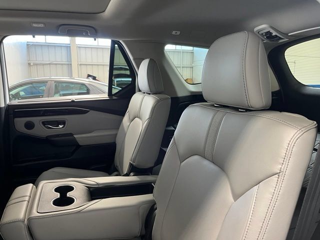 Used 2024 Honda Pilot Touring image 19