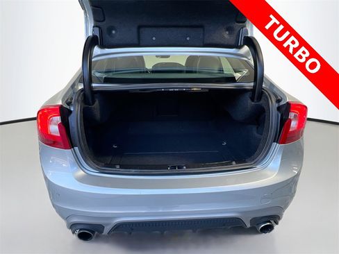 Used 2018 Volvo S60 T5 Dynamic w/ Vision Package image 26