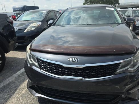 Used 2019 Kia Optima S FWD image 2