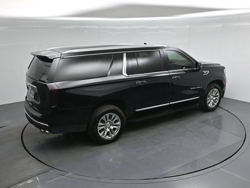 Used 2021 GMC Yukon XL Denali AWD/4WD image 40
