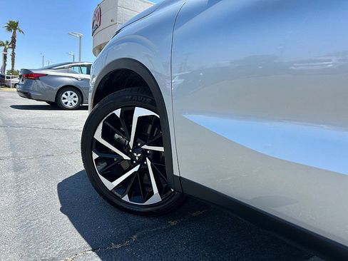 Used 2024 Mitsubishi Outlander AWD image 13