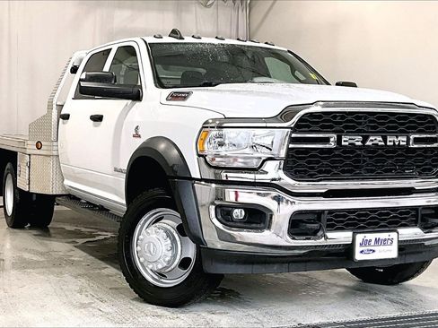 Used 2022 RAM 5500 Tradesman w/ Chrome Appearance Group AWD/4WD image 1
