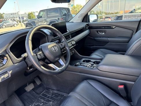 Certified 2023 Honda Pilot Touring image 11